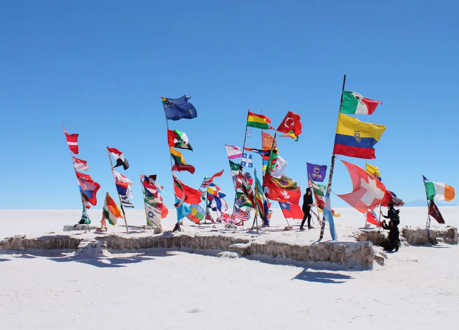 uyuni_banderas
